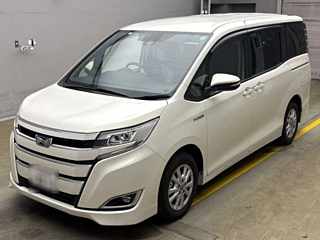 TOYOTA NOAH 2018