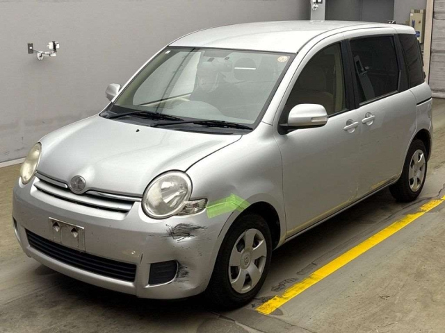 TOYOTA SIENTA 2013