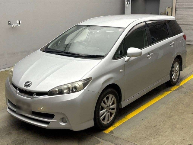 TOYOTA WISH 2010