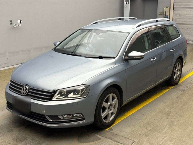 VOLKSWAGEN PASSAT VARIANT 2012