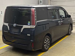 TOYOTA ESQUIRE 2017