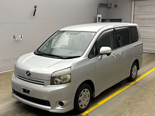 TOYOTA VOXY 2009