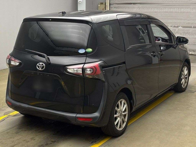 TOYOTA SIENTA 2018