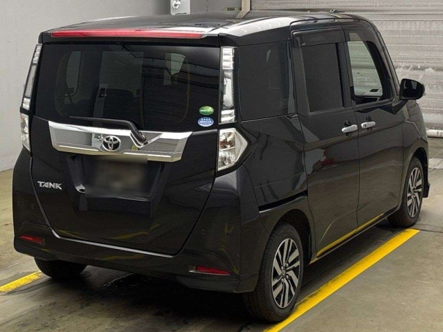 TOYOTA TANK 2020