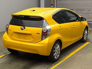TOYOTA AQUA 2012