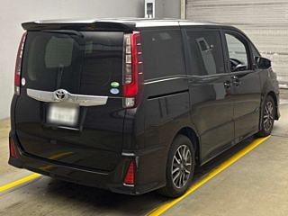 TOYOTA NOAH 2014