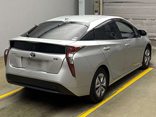 TOYOTA PRIUS 2016