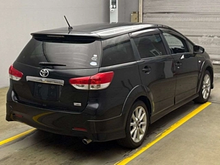 TOYOTA WISH 2011