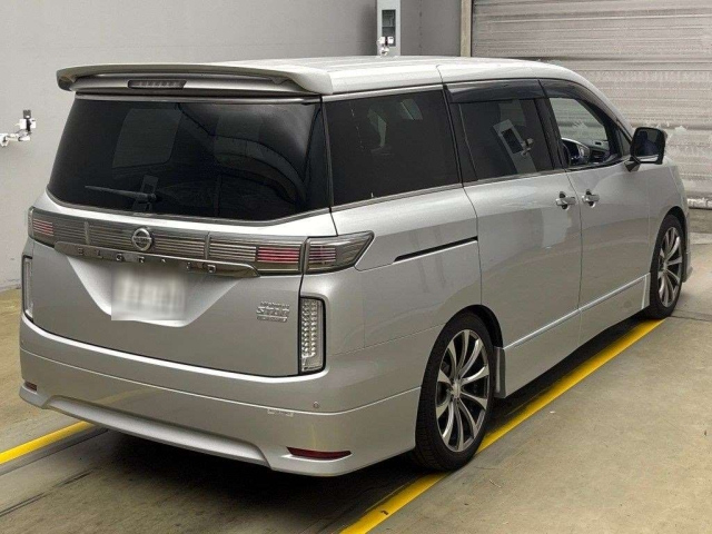 NISSAN ELGRAND 2015