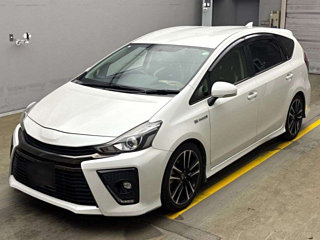 TOYOTA PRIUS ALPHA 2016