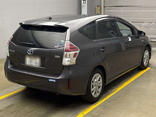 TOYOTA PRIUS ALPHA 2017