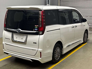 TOYOTA ESQUIRE 2015