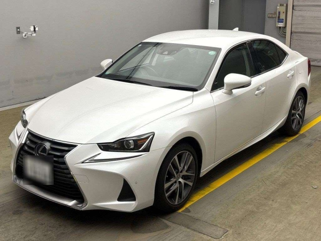 LEXUS IS 2017