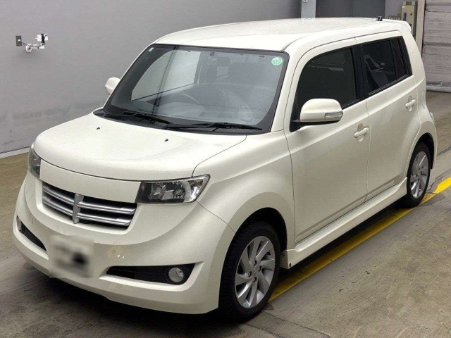 TOYOTA BB 2011