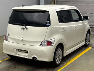 TOYOTA BB 2011