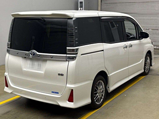TOYOTA VOXY 2021