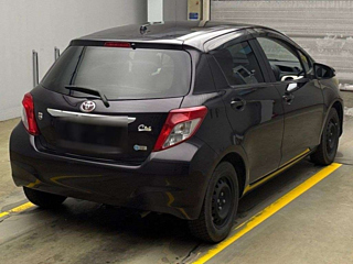 TOYOTA VITZ 2013