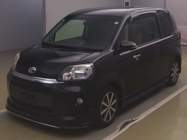 TOYOTA PORTE 2013