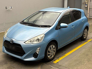 TOYOTA AQUA 2015