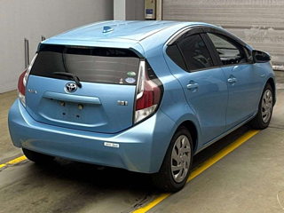 TOYOTA AQUA 2015