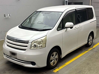 TOYOTA NOAH 2009