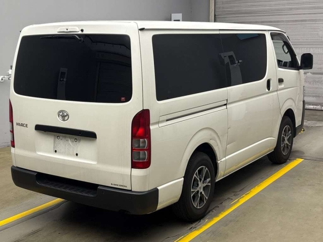 TOYOTA HIACE VAN 2022
