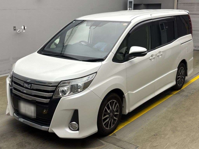 TOYOTA NOAH 2016