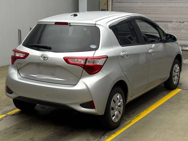 TOYOTA VITZ 2018