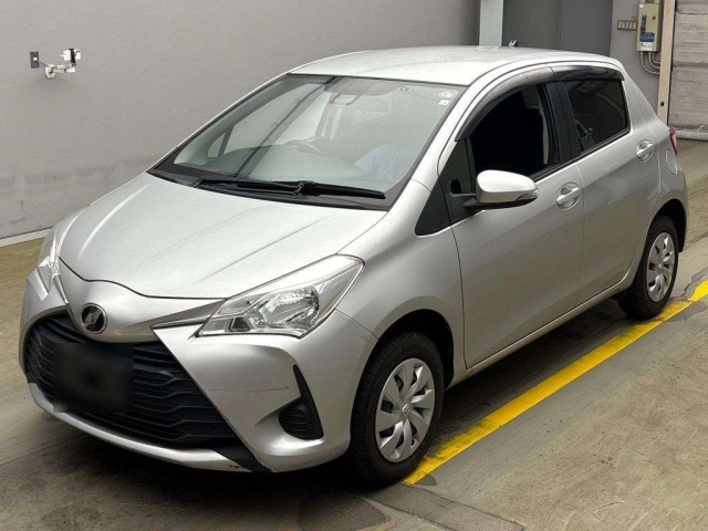 TOYOTA VITZ 2018