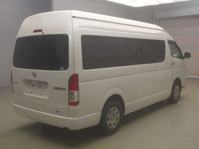 TOYOTA HIACE 2018
