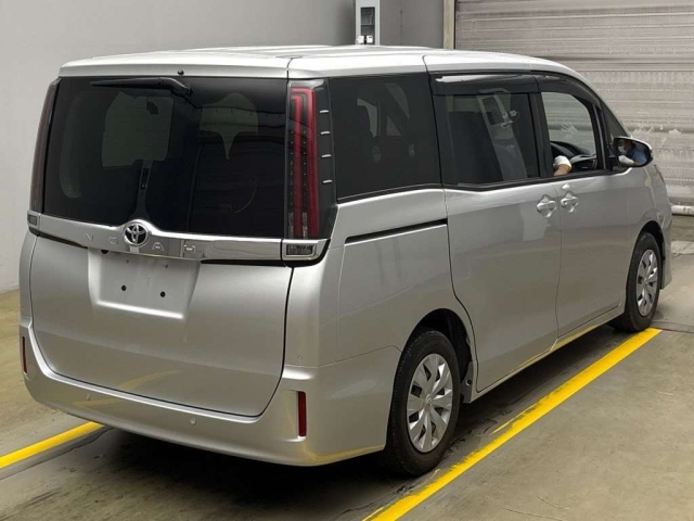TOYOTA NOAH 2022