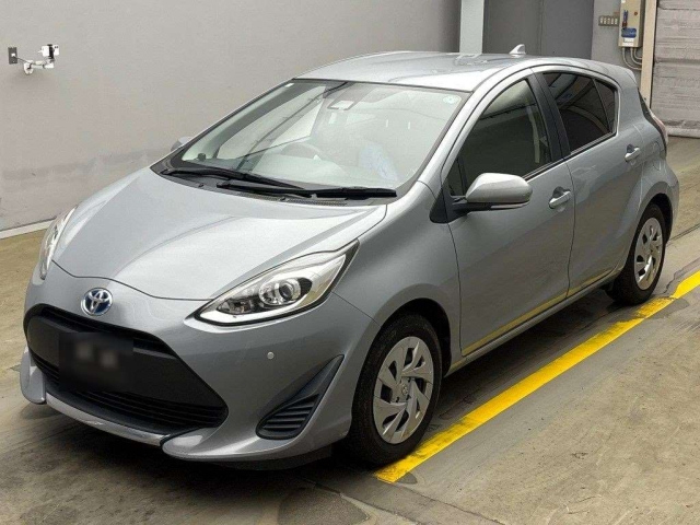 TOYOTA AQUA 2021