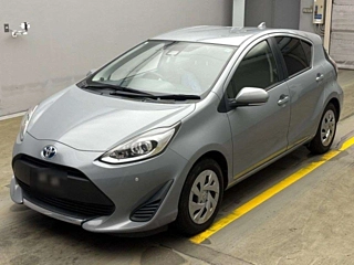 TOYOTA AQUA 2021