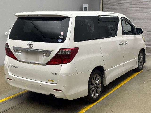 TOYOTA ALPHARD 2010