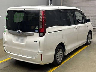 TOYOTA NOAH 2015