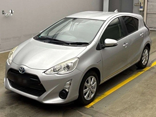 TOYOTA AQUA 2016