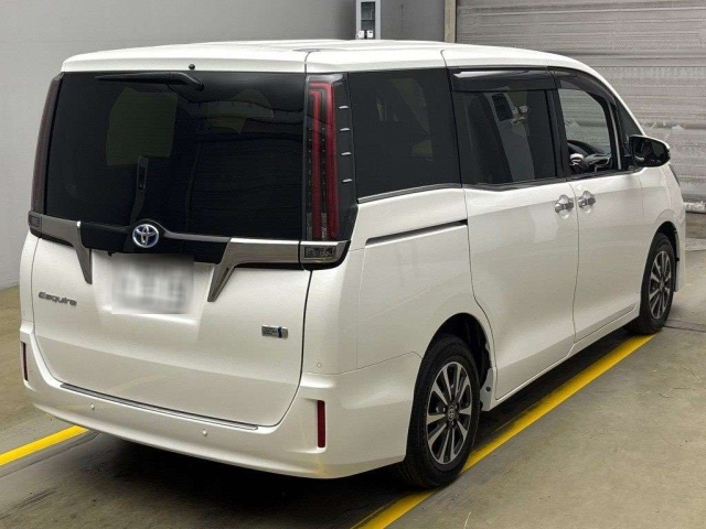 TOYOTA ESQUIRE 2022