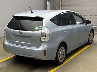 TOYOTA PRIUS ALPHA 2012