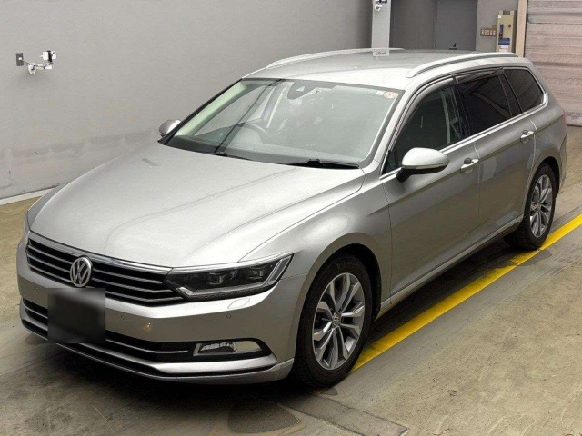 VOLKSWAGEN PASSAT VARIANT 2015