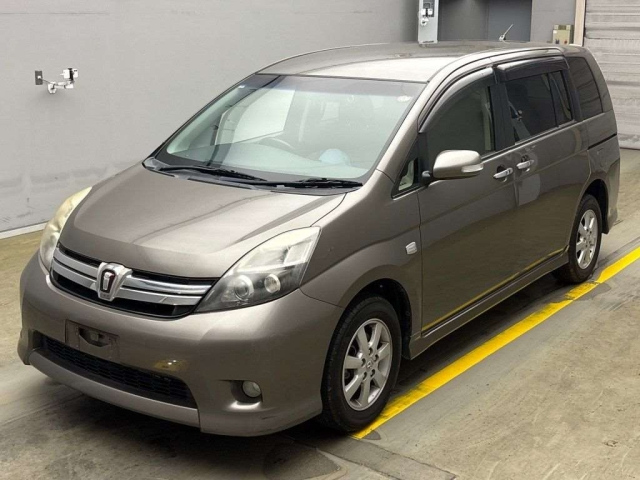 TOYOTA ISIS 2013