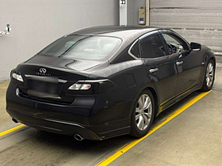 NISSAN FUGA 2010