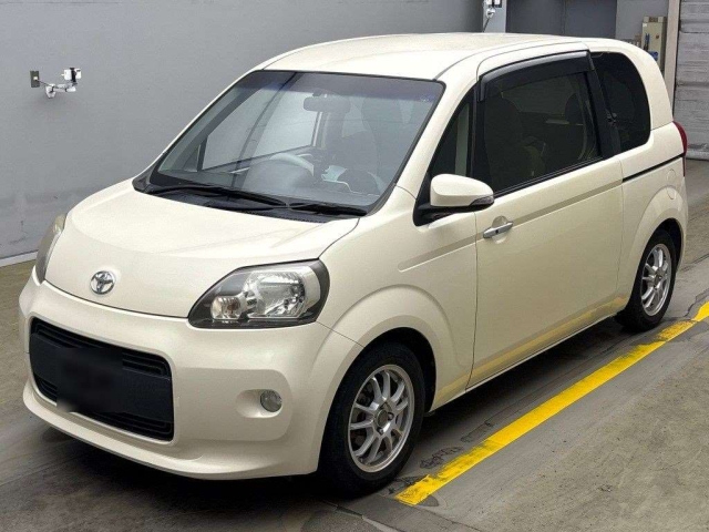 TOYOTA PORTE 2014