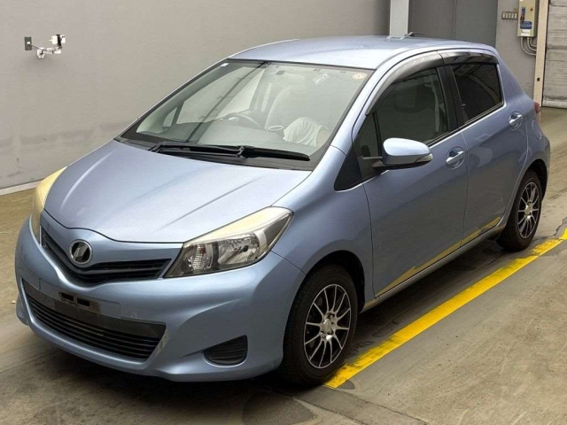 TOYOTA VITZ 2011