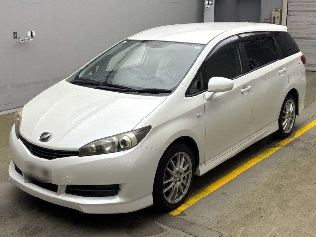 TOYOTA WISH 2010