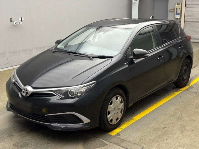 TOYOTA AURIS 2016