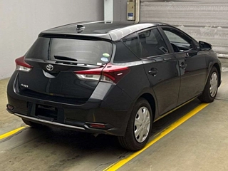 TOYOTA AURIS 2016