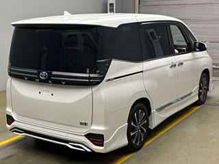 TOYOTA VOXY 2023