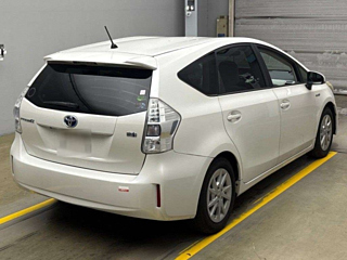 TOYOTA PRIUS ALPHA 2013