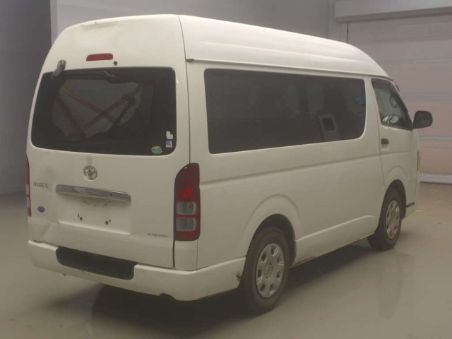 TOYOTA HIACE VAN 2010