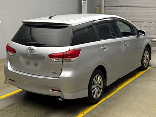 TOYOTA WISH 2010